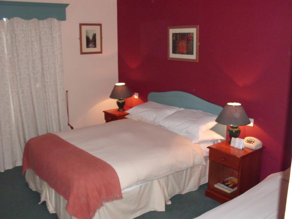 Tralee Central Hotel Room photo